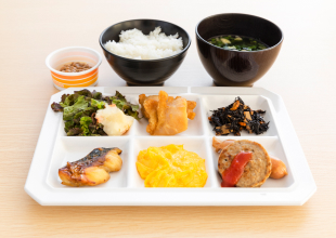 画像：盛り付け例（日替わり）