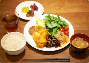 画像：盛り付け例（日替わり）