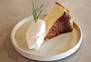 自家製バスクチーズケーキ