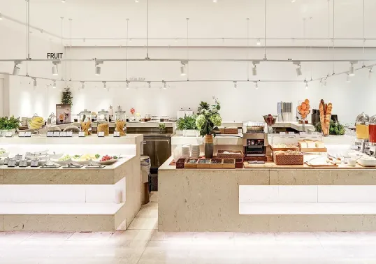 レストラン「BST」