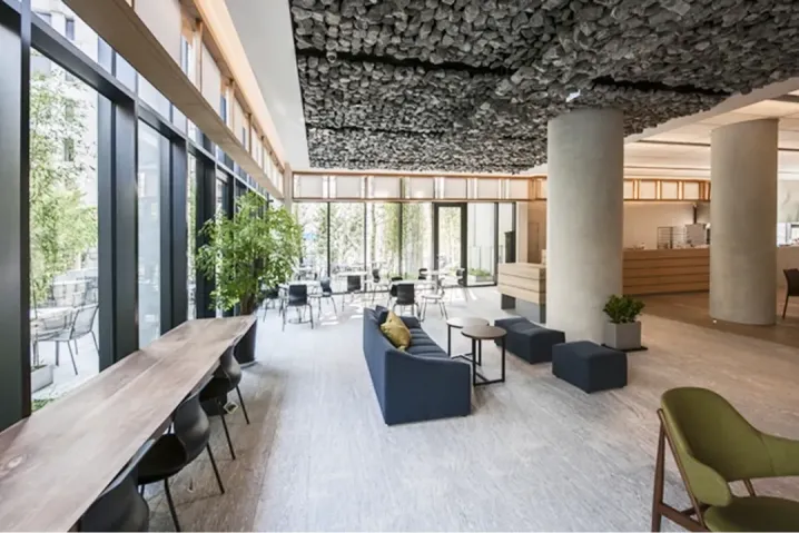 フロント・ロビー