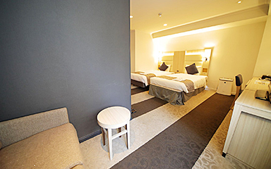 Universal Twin Room